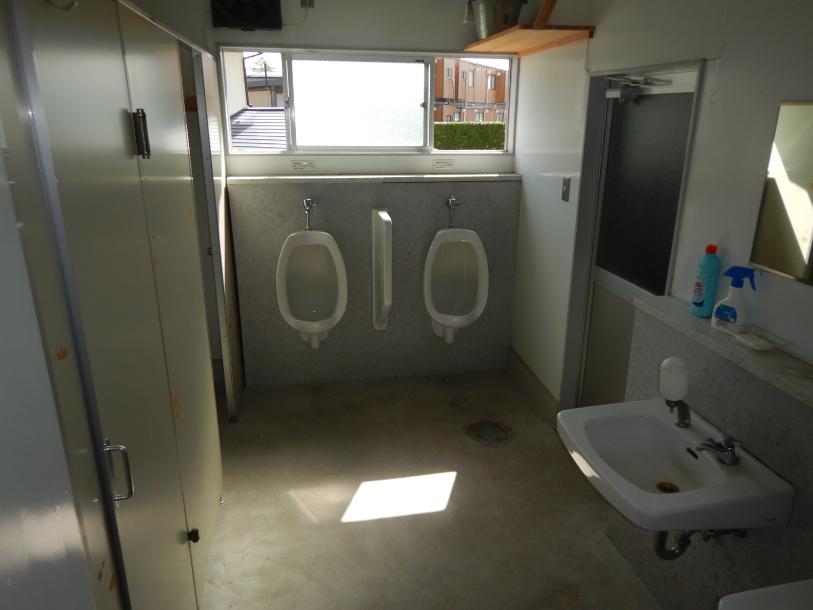 郡山市 集会所 トイレ清掃 床 清掃前02