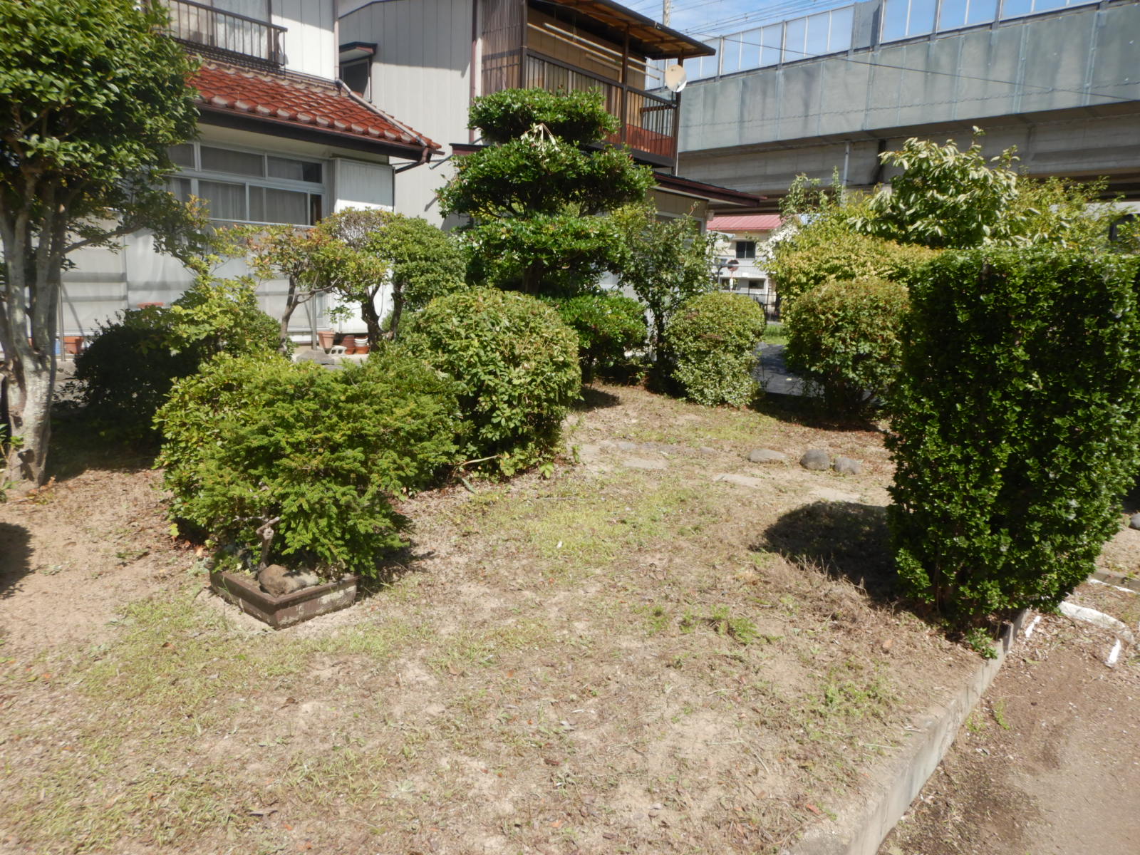 【郡山市】個人様宅除草作業事例 　作業後01